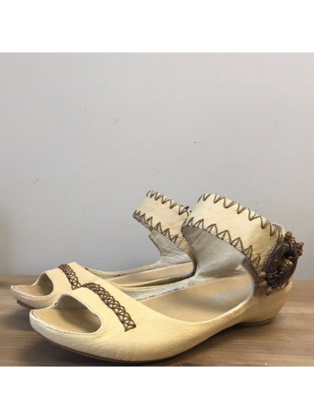 Mamzelle Corris Women's Leather Sandals